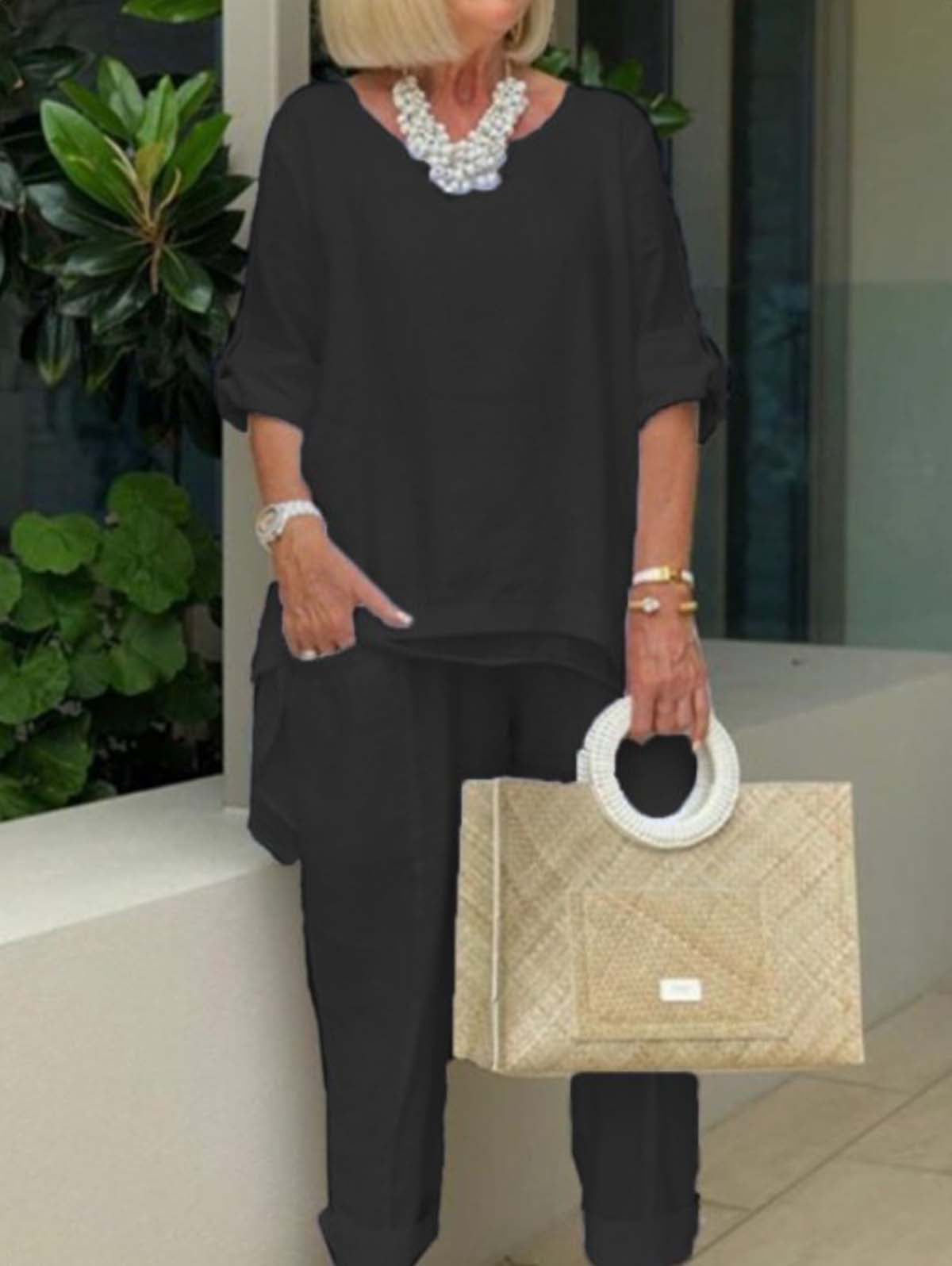 Consuelo® | Suit with discreet elegance