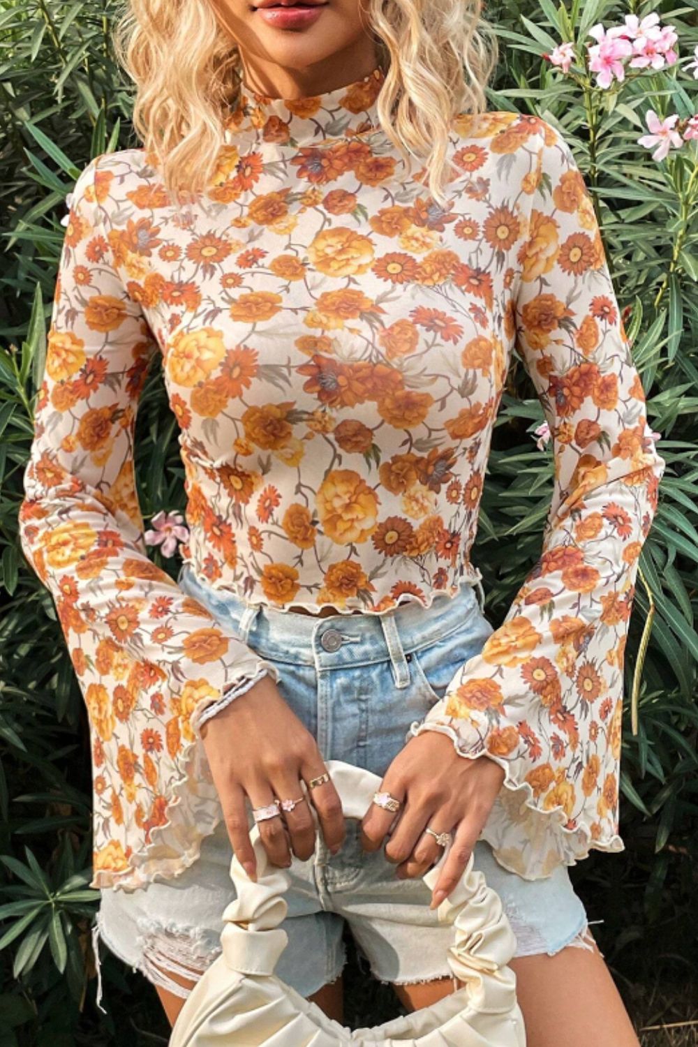 Beatriz® | Printed top with stand-up collar and flared sleeves