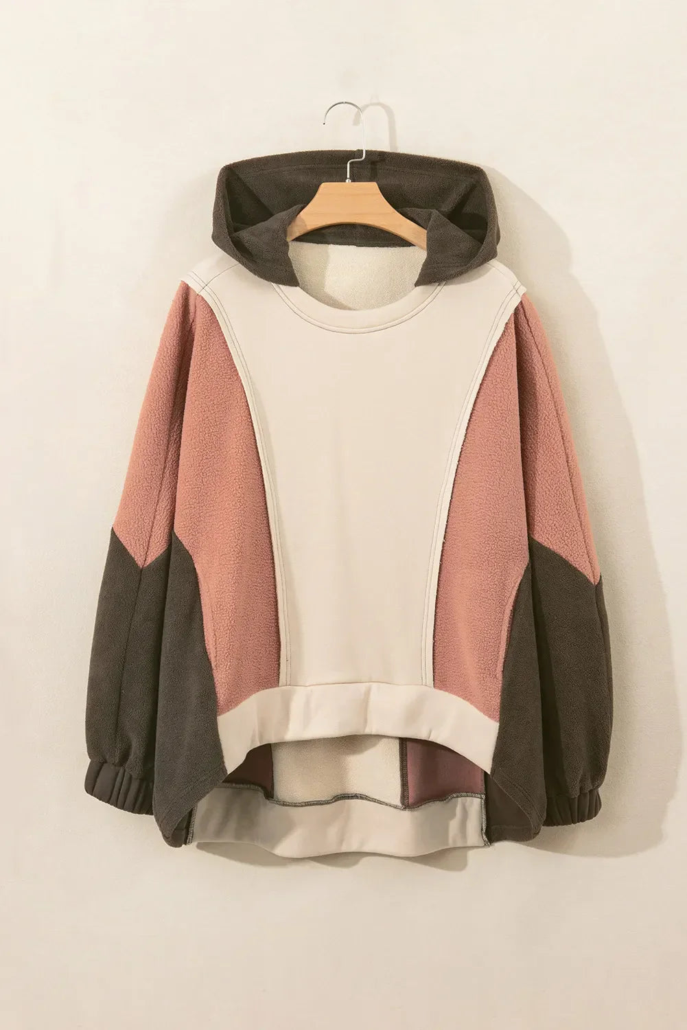 Brigitte® | Long sleeve hoodie with a color block design