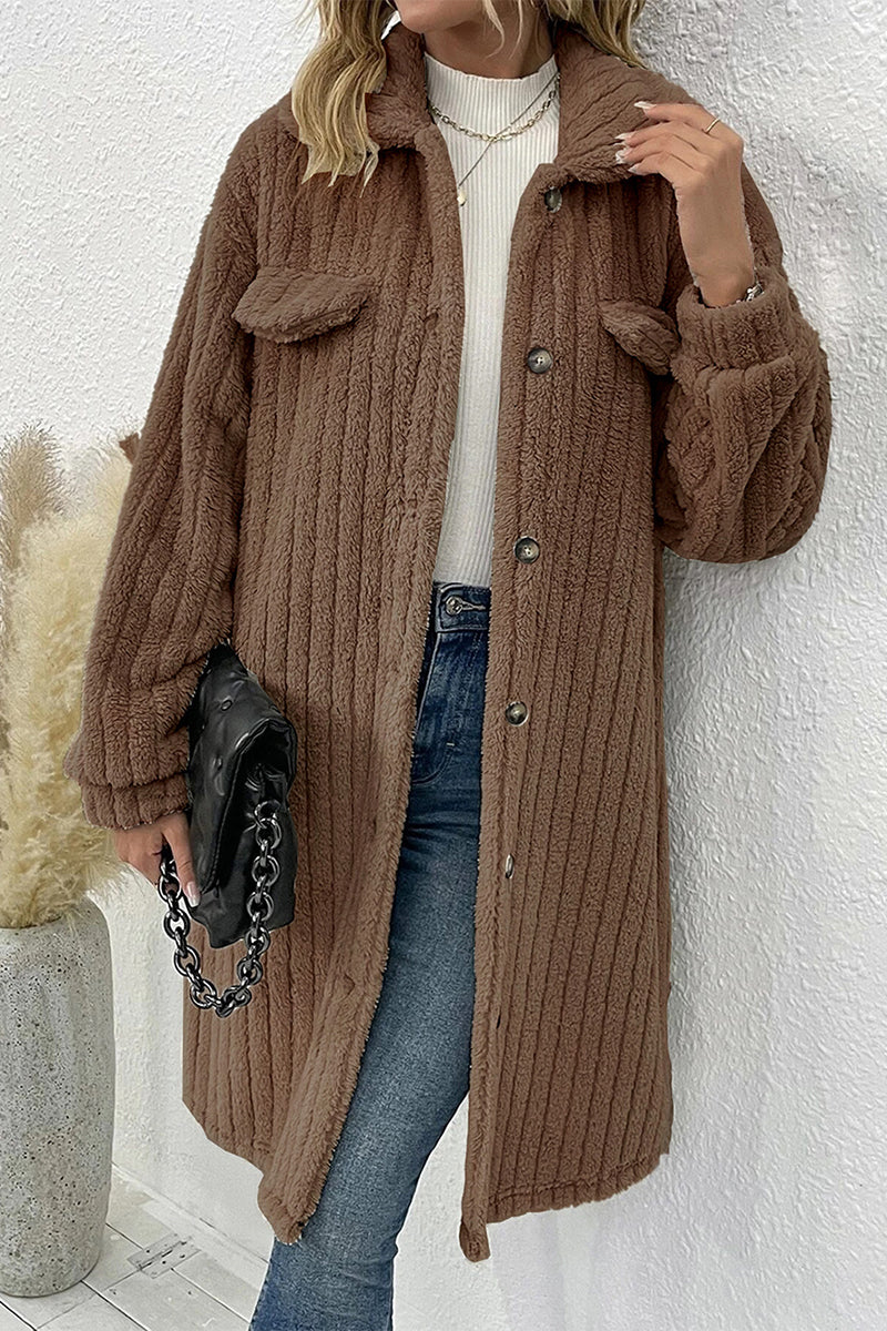 Abigail® | Elegant outerwear with plain buttons and turn-down collar