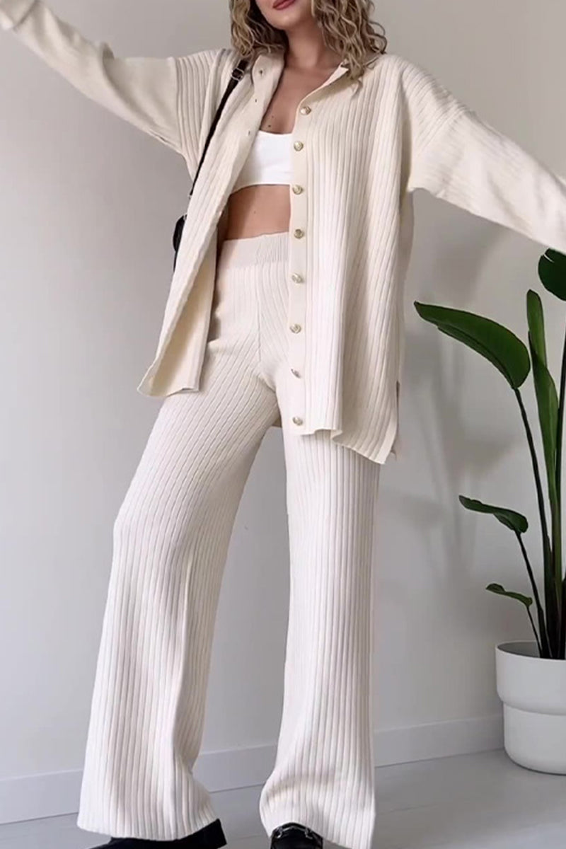 Elisa® | Casual two-piece suit with plain buttons and V-neck and long sleeves