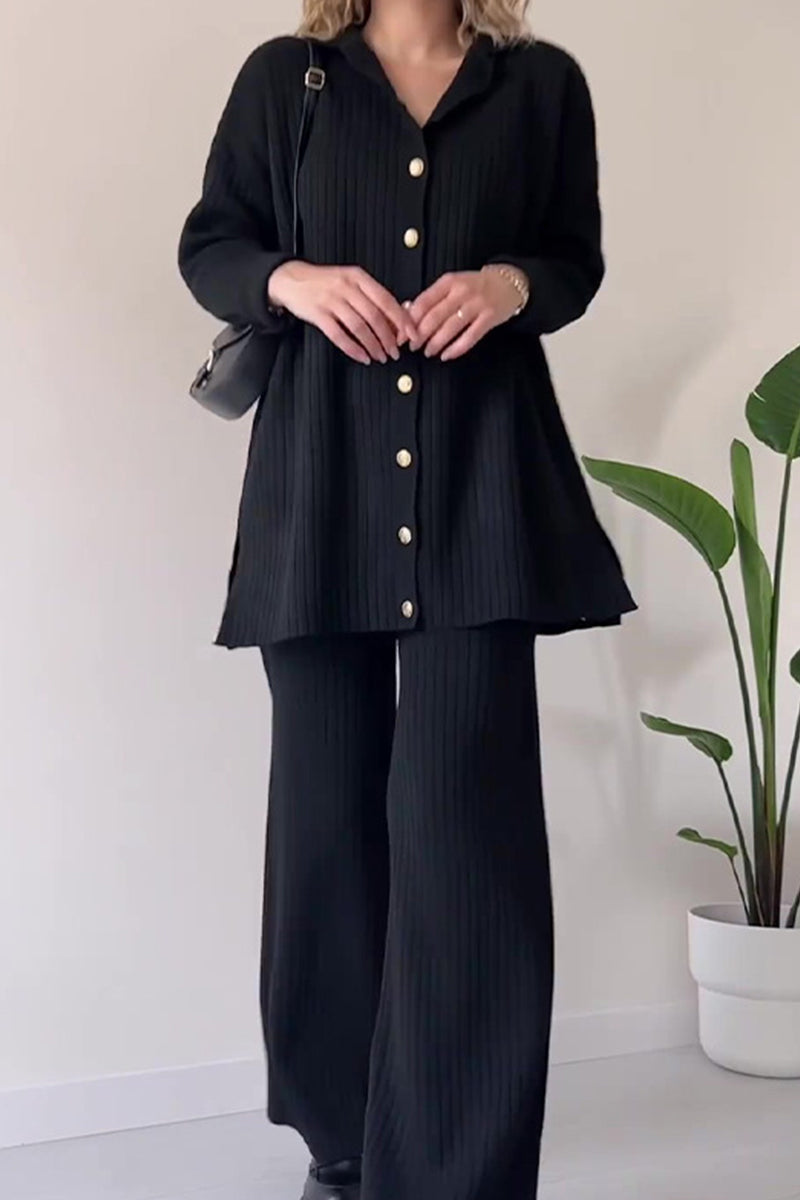 Elisa® | Casual two-piece suit with plain buttons and V-neck and long sleeves