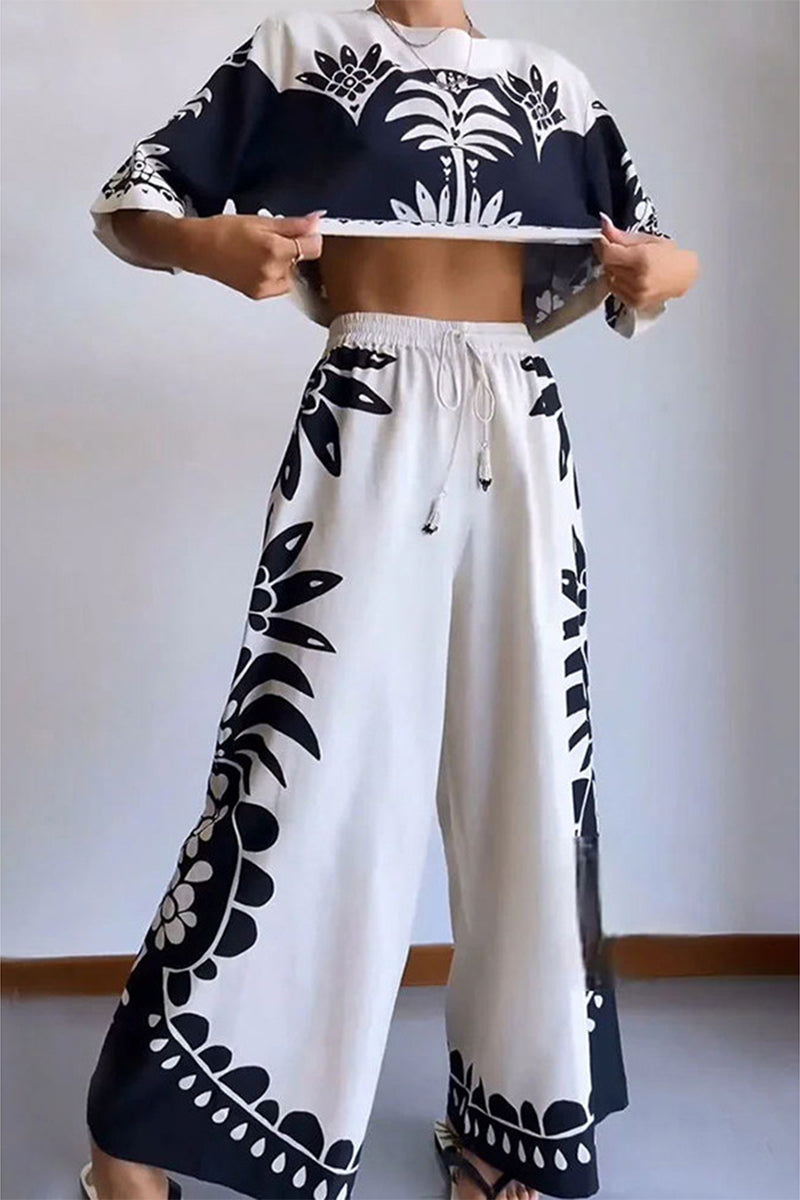 Cleo® | Casual two-piece, short-sleeved two-piece suit with floral frenulum and O-neck