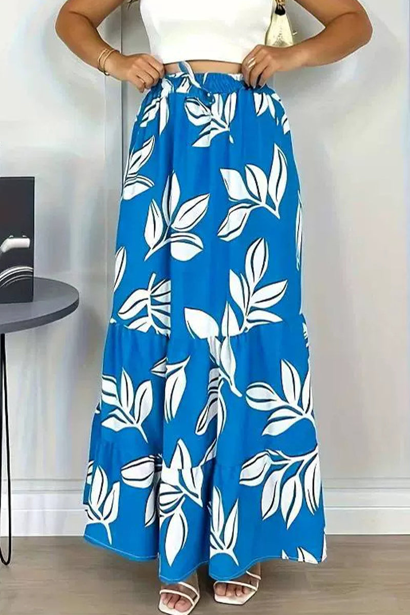 Claudia® | Elegant, loose, floral frenulum type A trousers with an all-over print