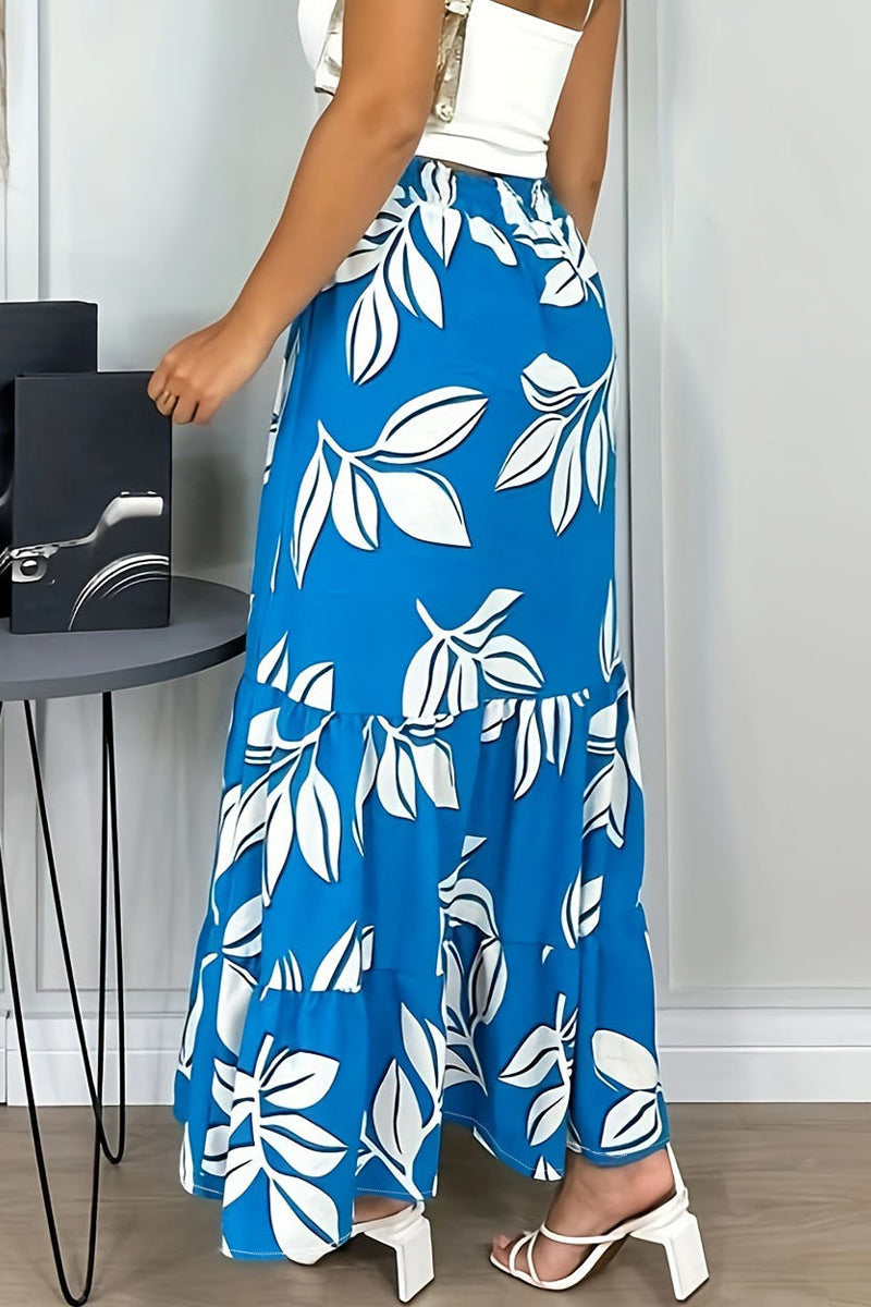 Claudia® | Elegant, loose, floral frenulum type A trousers with an all-over print
