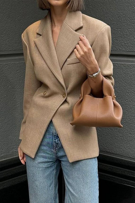 Antonia® | Casual everyday outerwear with solid color buttons and reversible collar