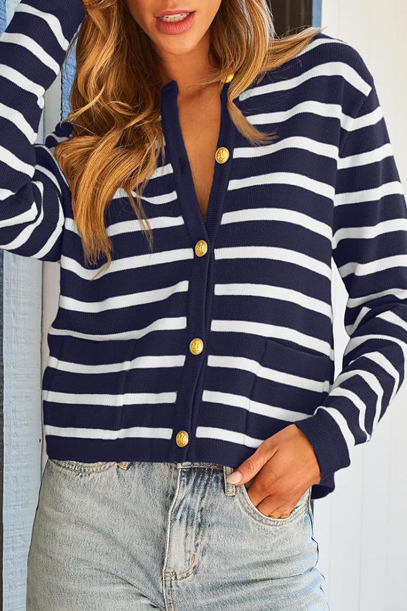 Bodil® | Casual everyday outerwear with stripes and buttons and O-neck
