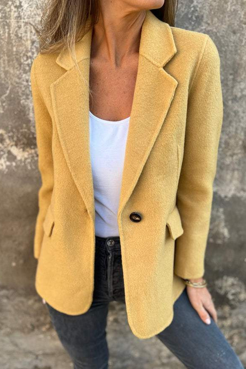 Christiane® | Casual everyday outerwear with buttons and a large reversible collar
