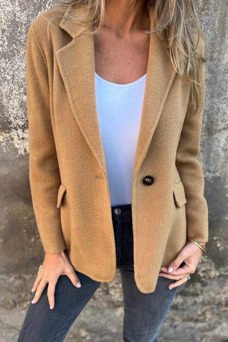Christiane® | Casual everyday outerwear with buttons and a large reversible collar