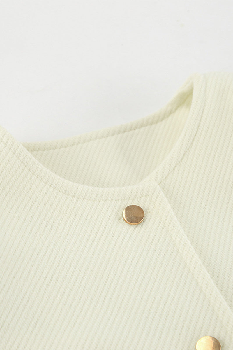 Concha® | Casual everyday outerwear with solid color buttons and O-neck