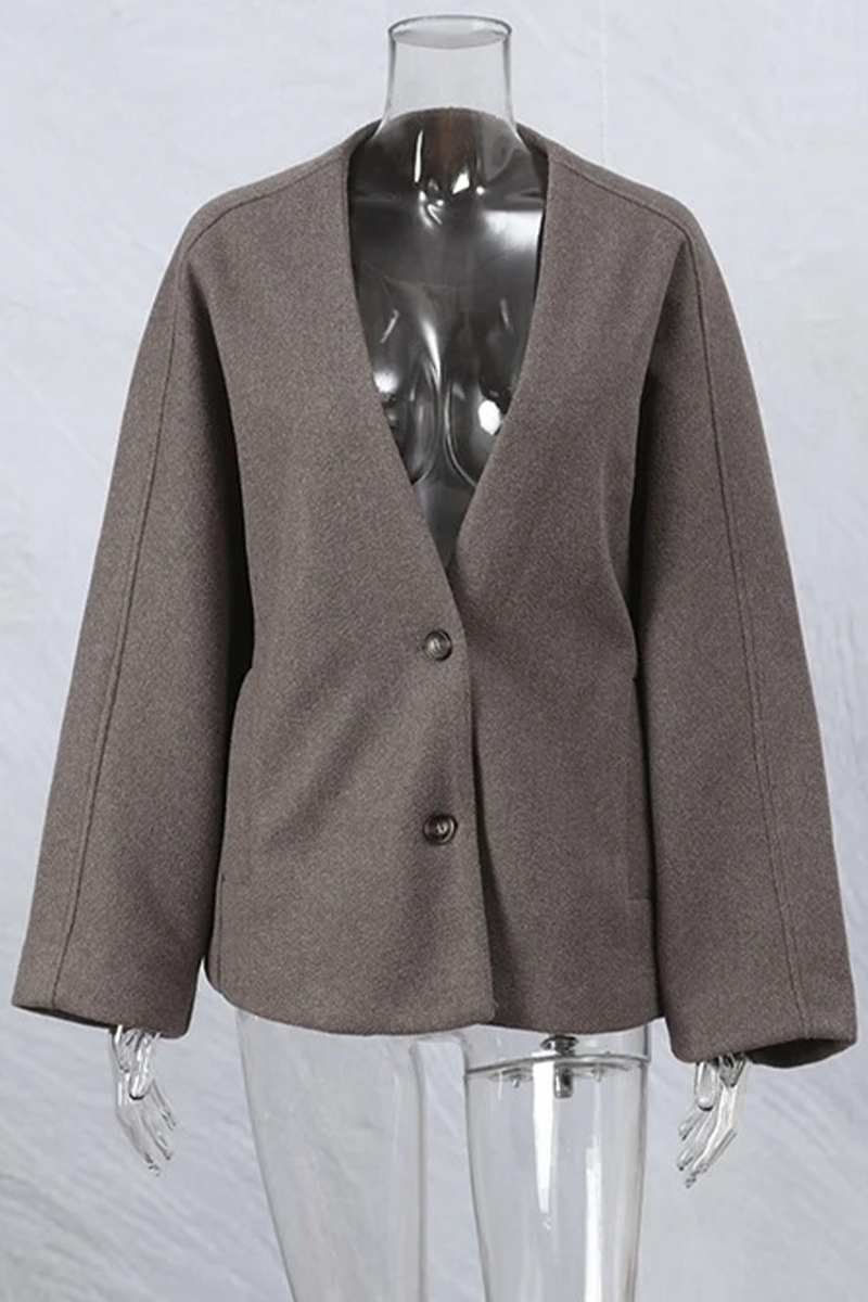Dafne® | Casual everyday outerwear with solid color buttons and chunky V-neck