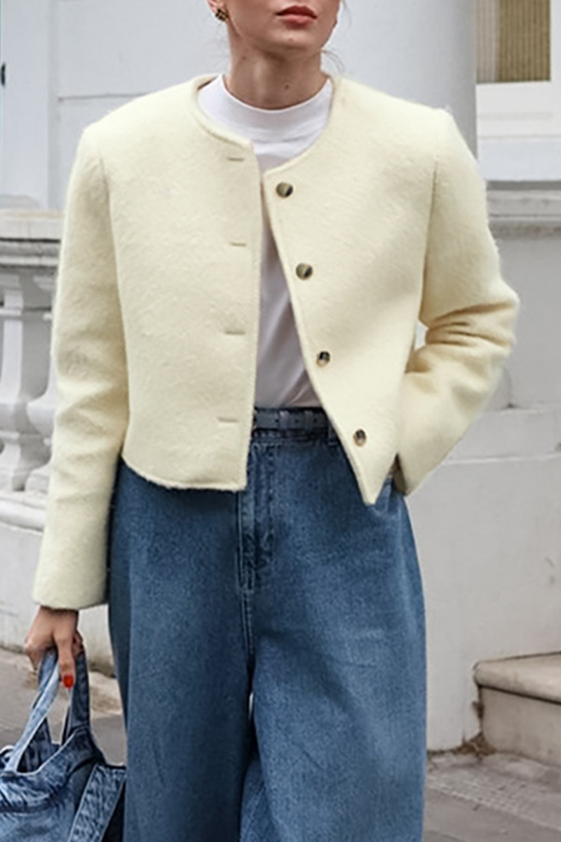 Concha® | Casual everyday outerwear with solid color buttons and O-neck