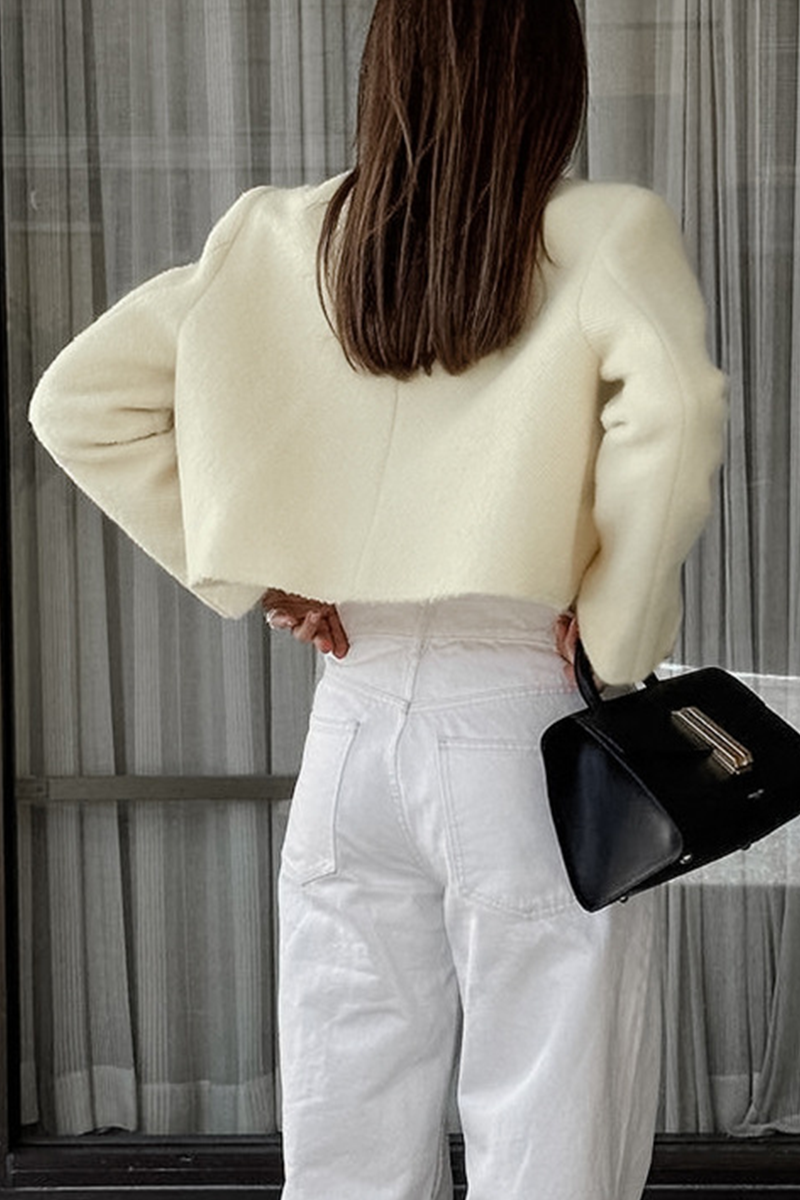 Concha® | Casual everyday outerwear with solid color buttons and O-neck