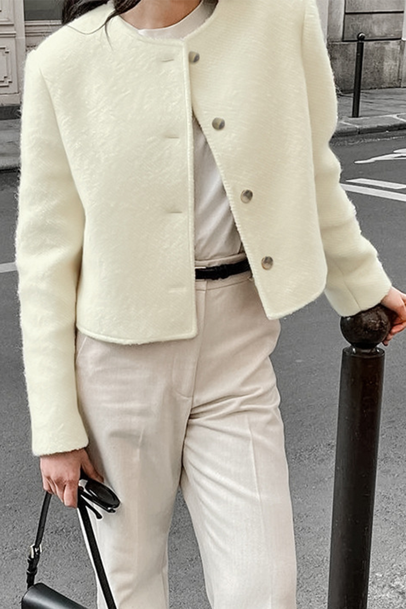 Concha® | Casual everyday outerwear with solid color buttons and O-neck