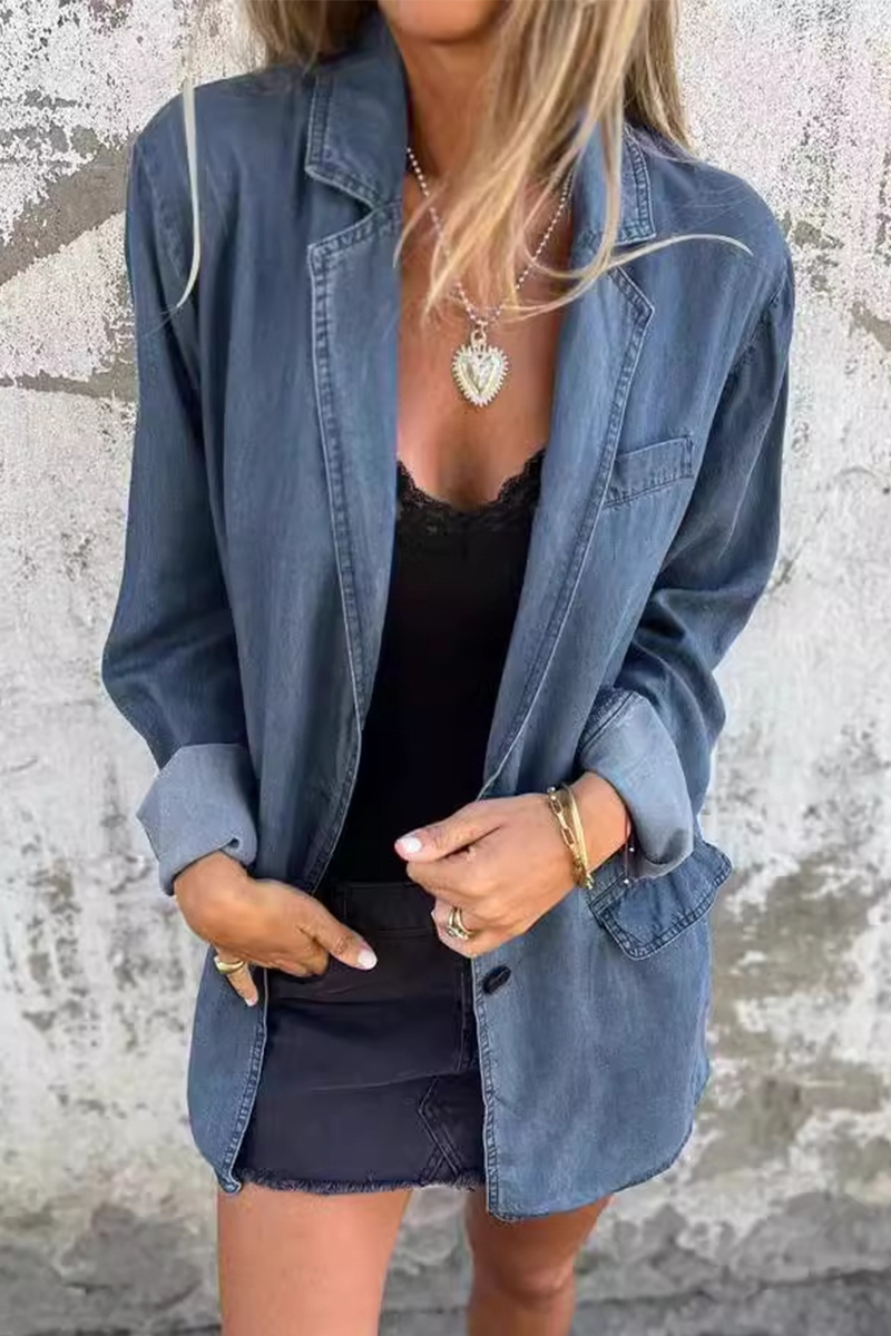 Daisy® | Casual, everyday denim jacket with solid color buttons and patchwork turn-down collar, long sleeves and loose fit