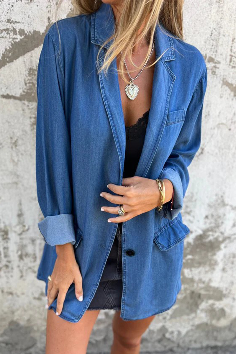 Daisy® | Casual, everyday denim jacket with solid color buttons and patchwork turn-down collar, long sleeves and loose fit