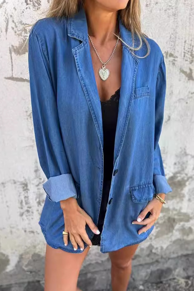 Daisy® | Casual, everyday denim jacket with solid color buttons and patchwork turn-down collar, long sleeves and loose fit