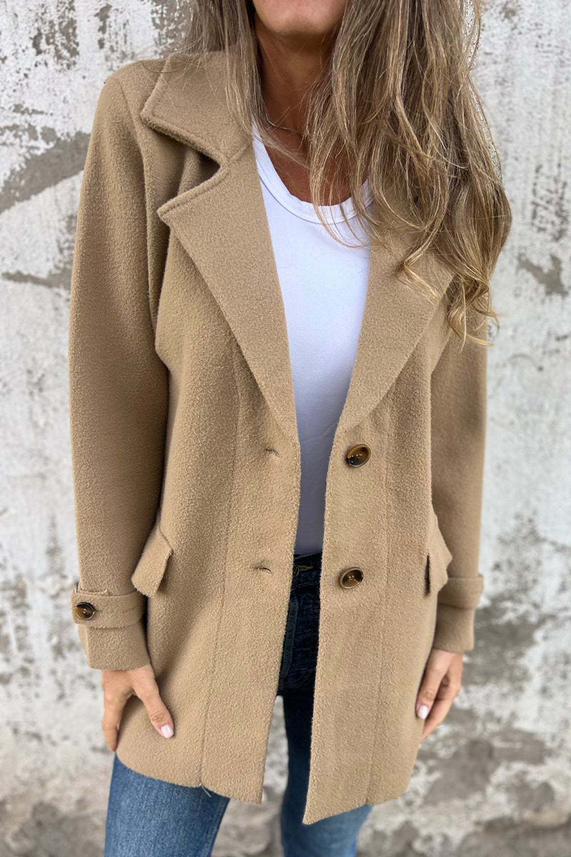 Edith® | Casual everyday outerwear with buttons and a large reversible collar