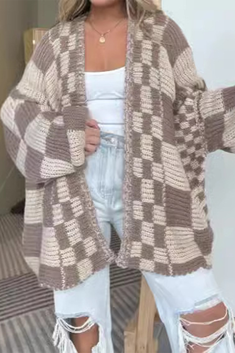Eileen® | Casual streetwear outerwear with check pattern and contrast V-neck
