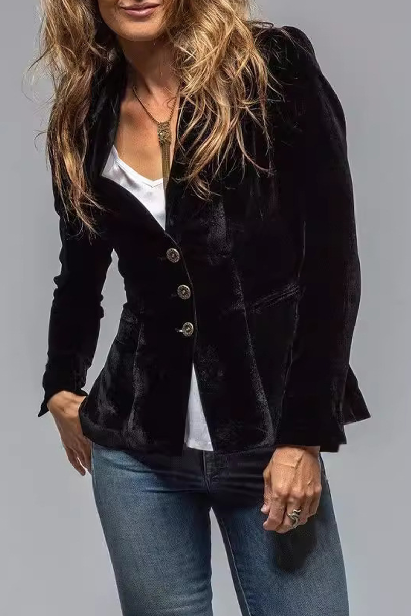 Eefje® | Casual everyday outerwear with pocket buttons and reversible collar