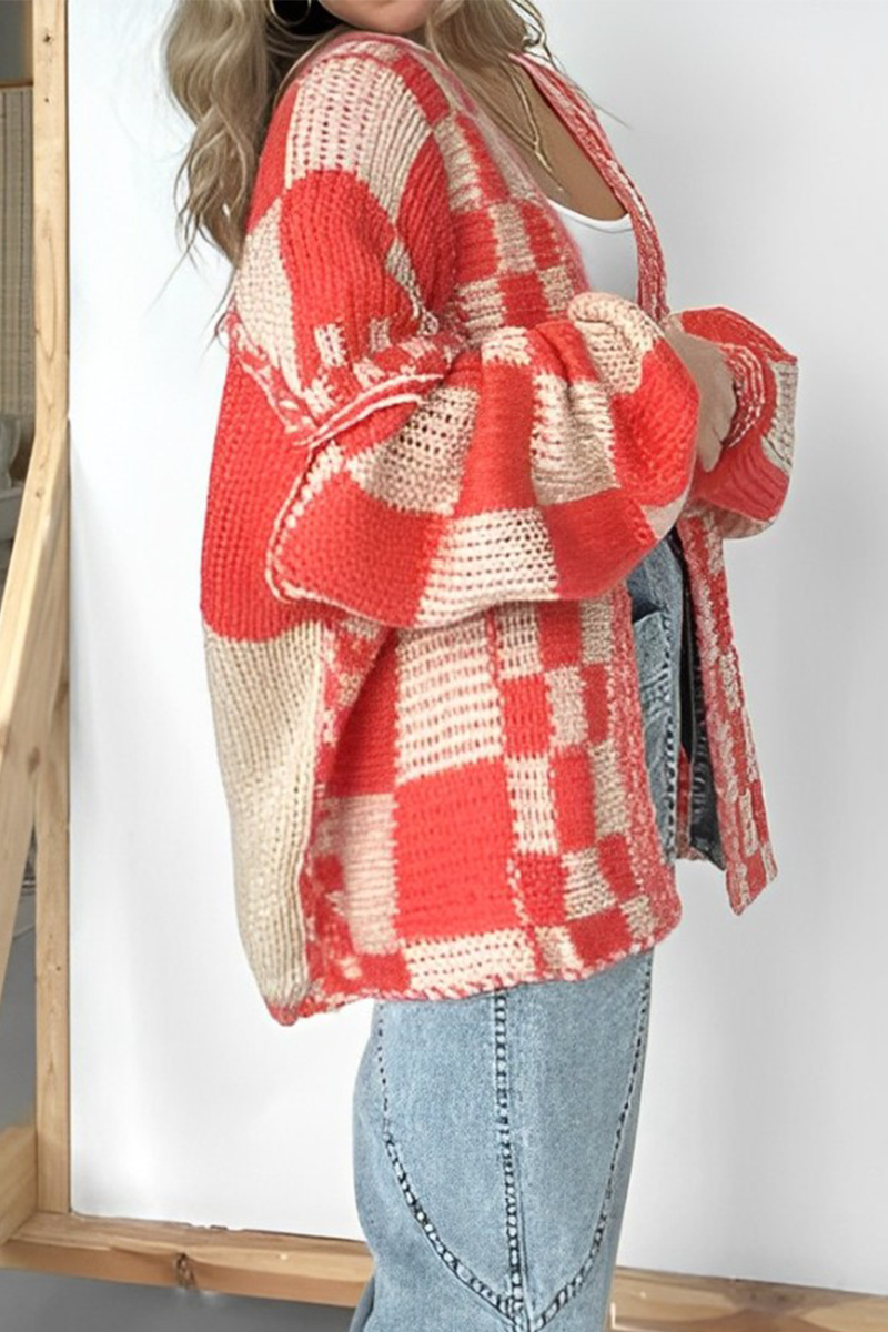 Eileen® | Casual streetwear outerwear with check pattern and contrast V-neck