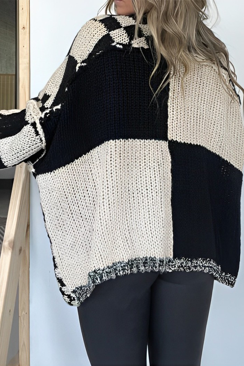 Eileen® | Casual streetwear outerwear with check pattern and contrast V-neck