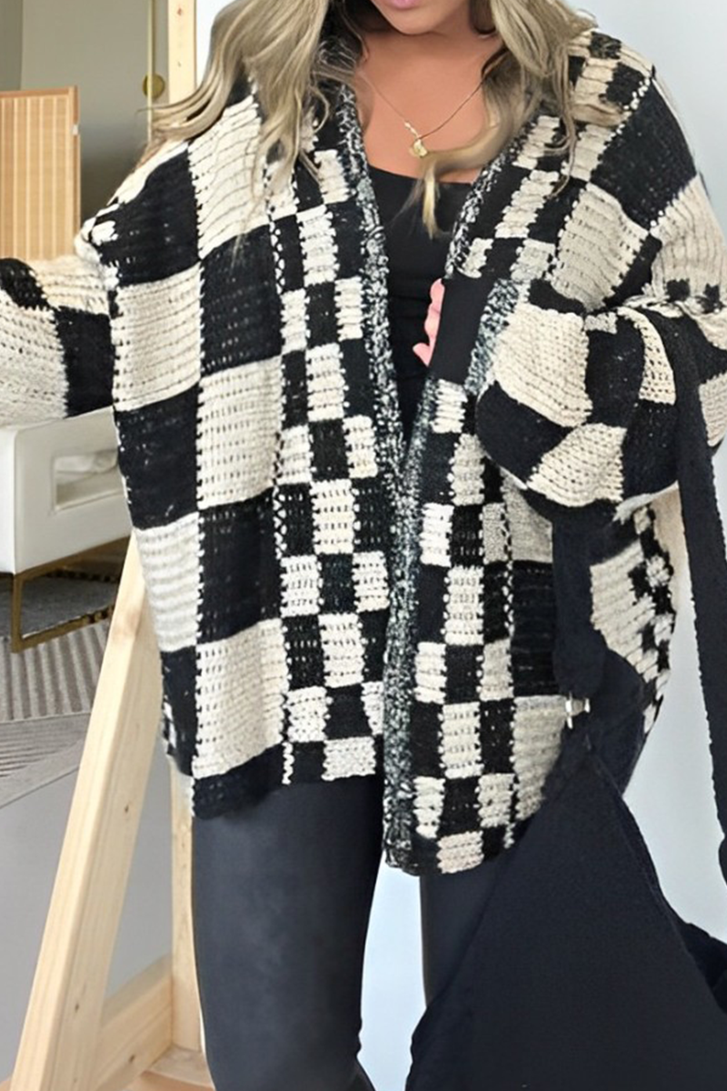 Eileen® | Casual streetwear outerwear with check pattern and contrast V-neck