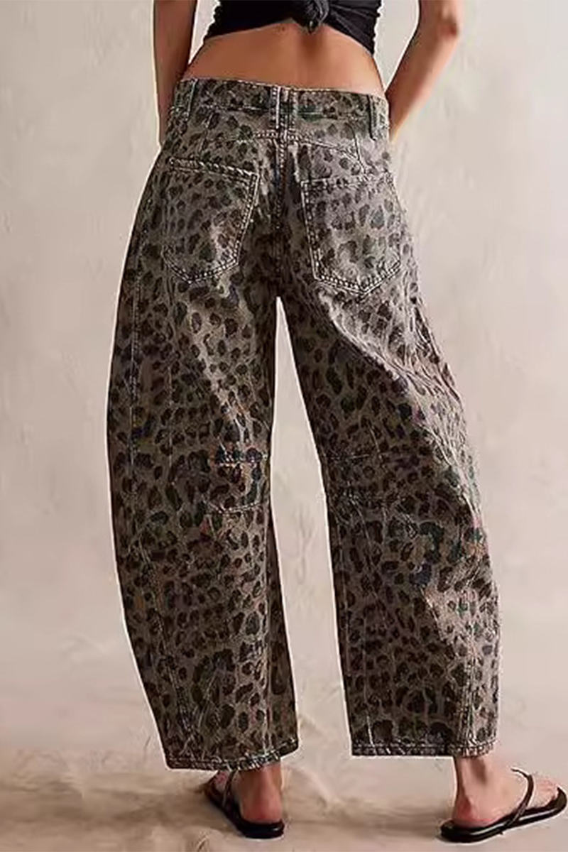 Casandra® | Casual loose street denim jeans with leopard pocket and mid-rise