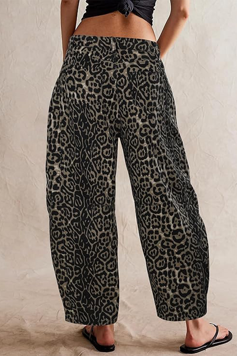 Casandra® | Casual loose street denim jeans with leopard pocket and mid-rise