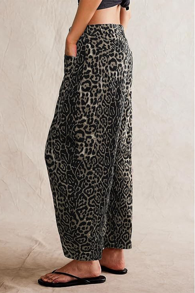 Casandra® | Casual loose street denim jeans with leopard pocket and mid-rise