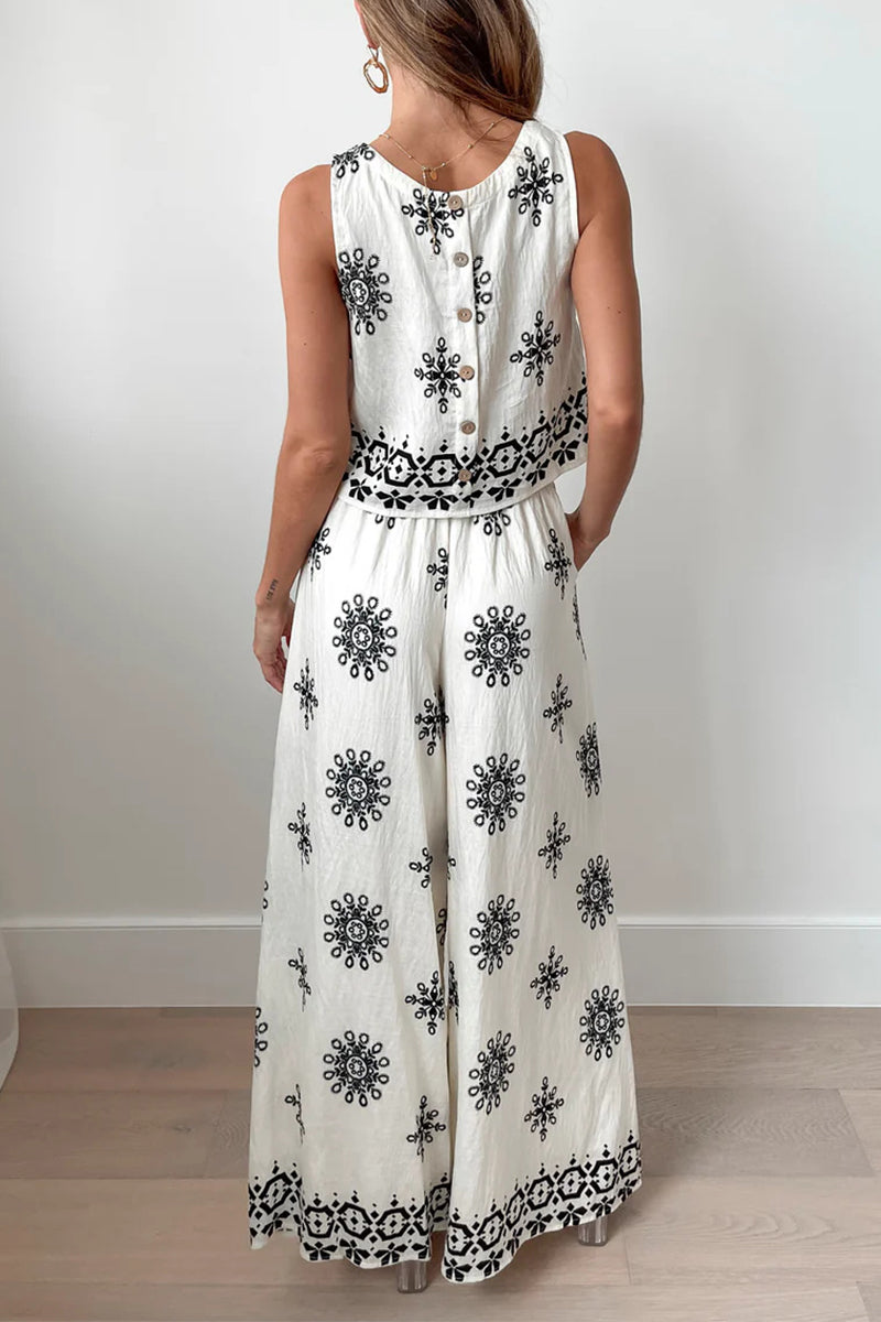 Alma® | Casual, sleeveless two-piece suit with geometric print, lace-up and O-neck
