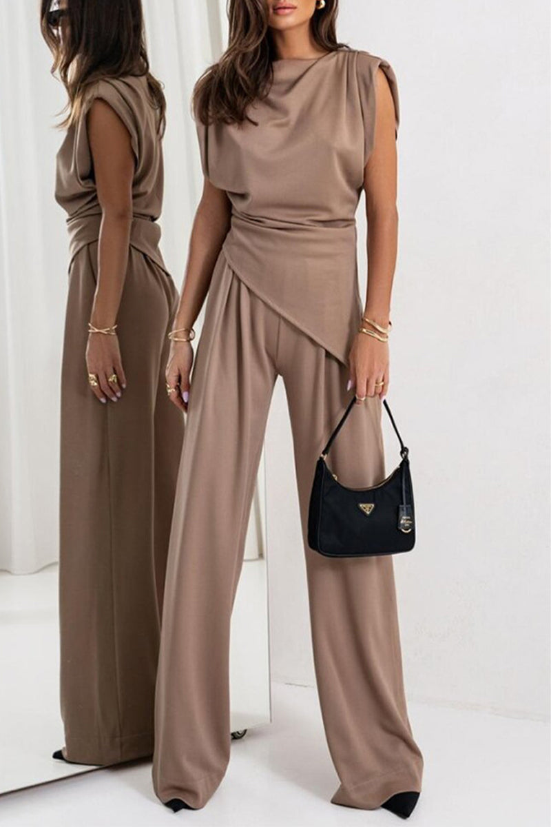 Diletta® | Elegant Sleeveless Blouse And Pleated Pants Set