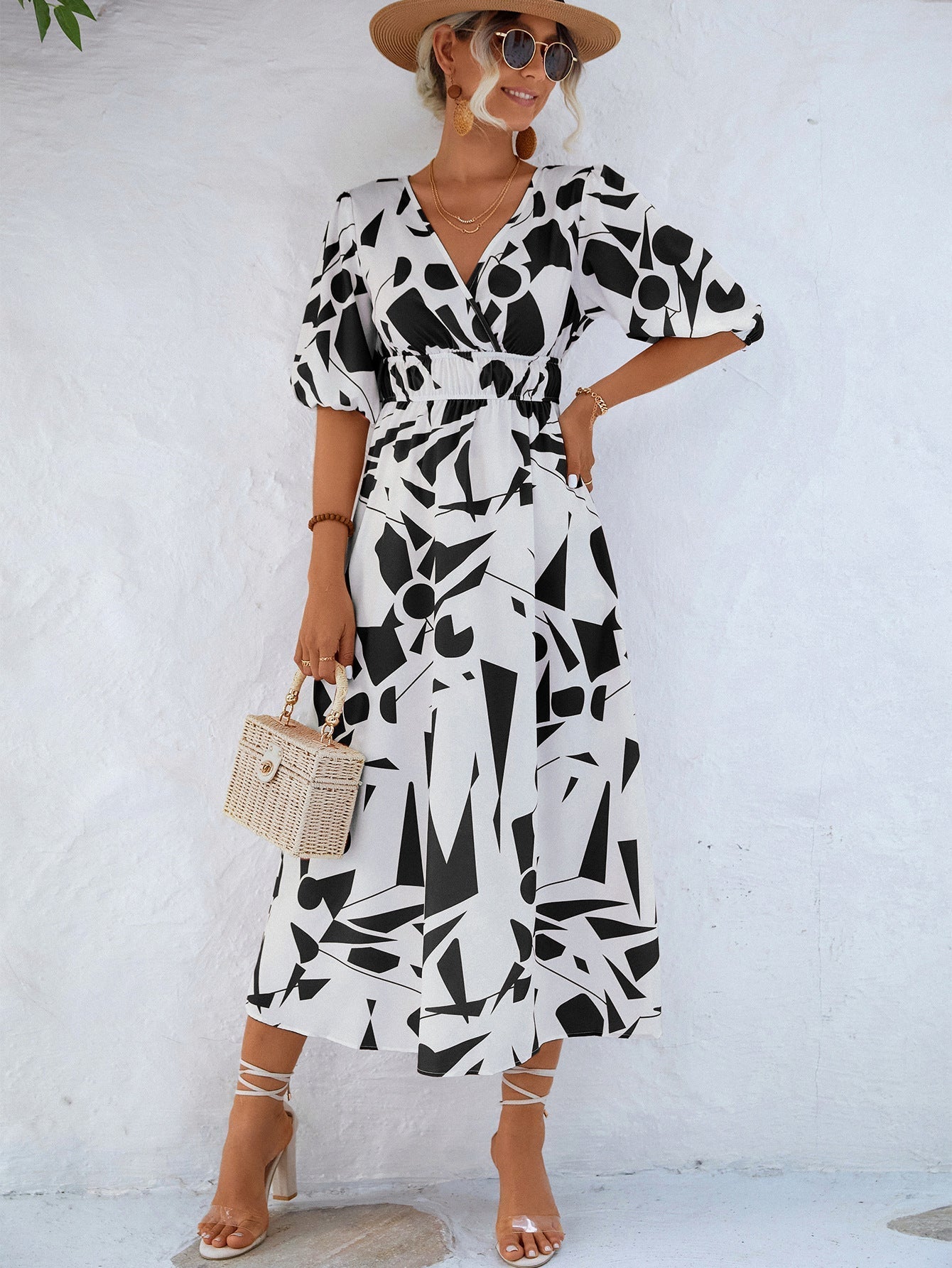 Cinthia® | Dress with geometric print and V-neck