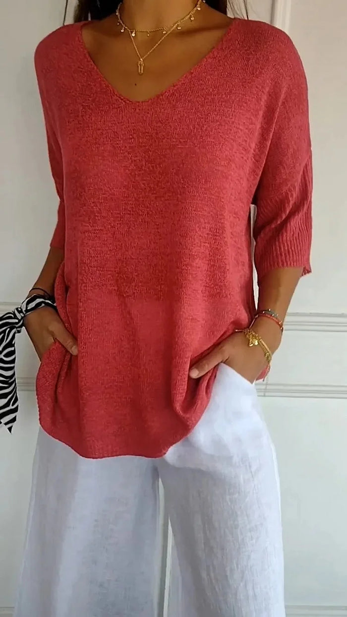 Delia® | Comfortable V-Neck Blouse With A Loose Fit. Casual, Loose-Fitting Top With Half-Length Sleeves.