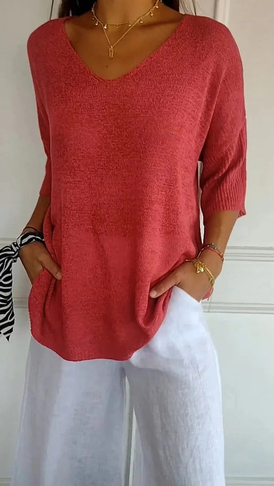 Delia® | Comfortable V-Neck Blouse With A Loose Fit. Casual, Loose-Fitting Top With Half-Length Sleeves.