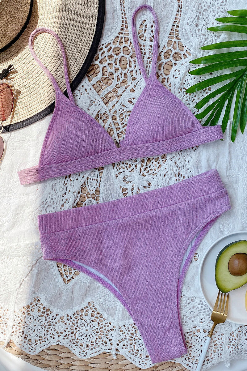 Amparo® | Bikini with triangle top and hot pants