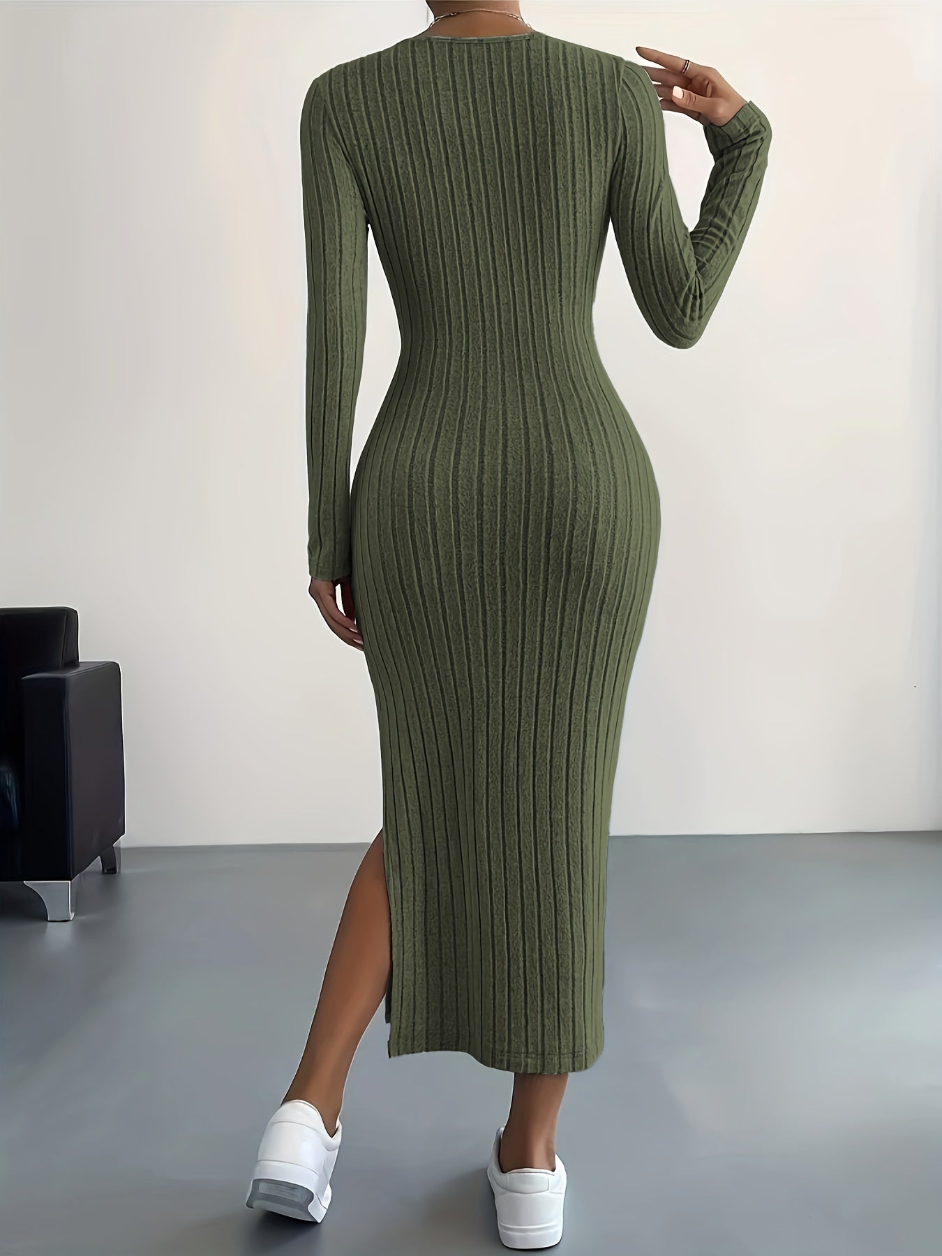 Amelia® | Elegant rib-knit midi dress with a high slit