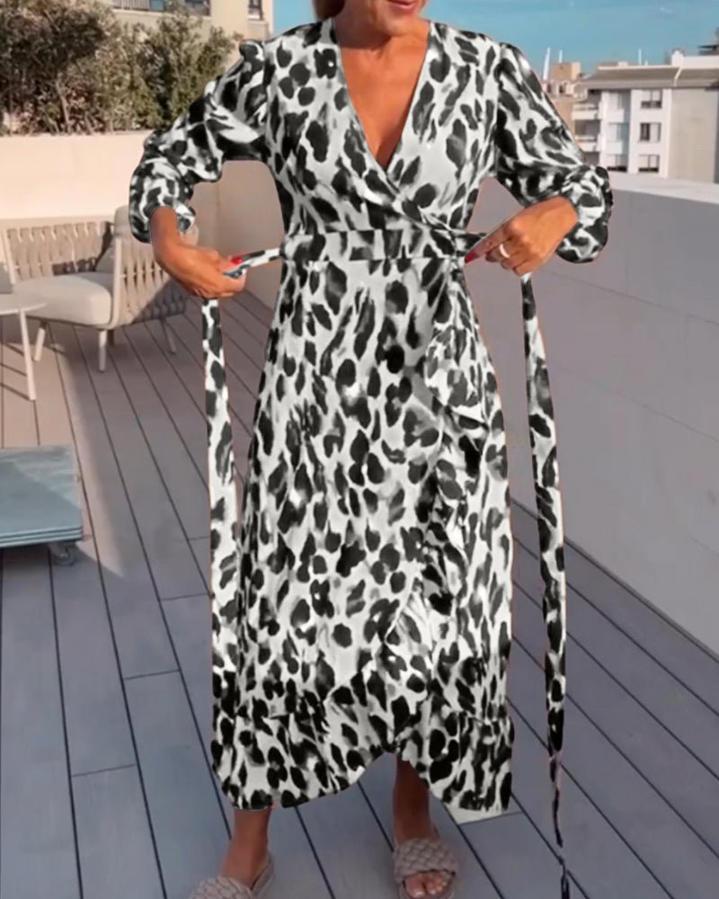 Agustina® | V-neck leopard print dress