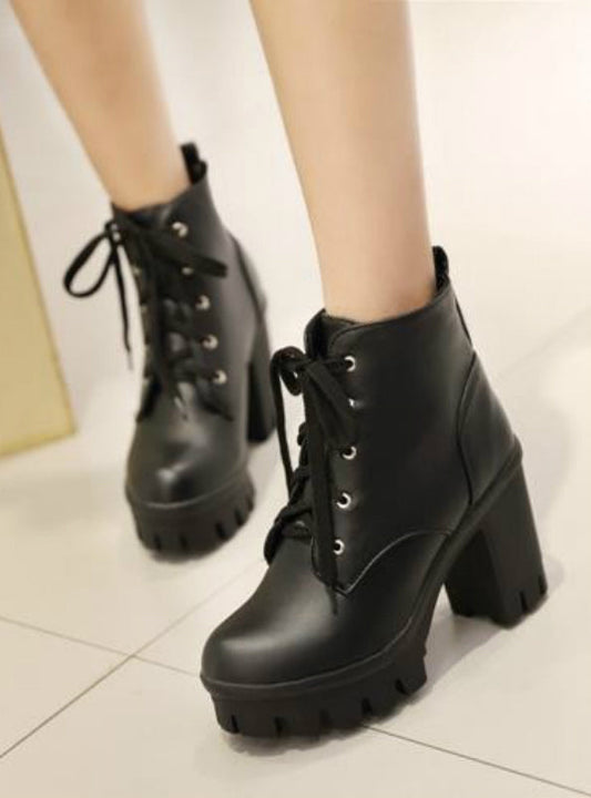 Clara® | Durable and supportive orthopedic heels