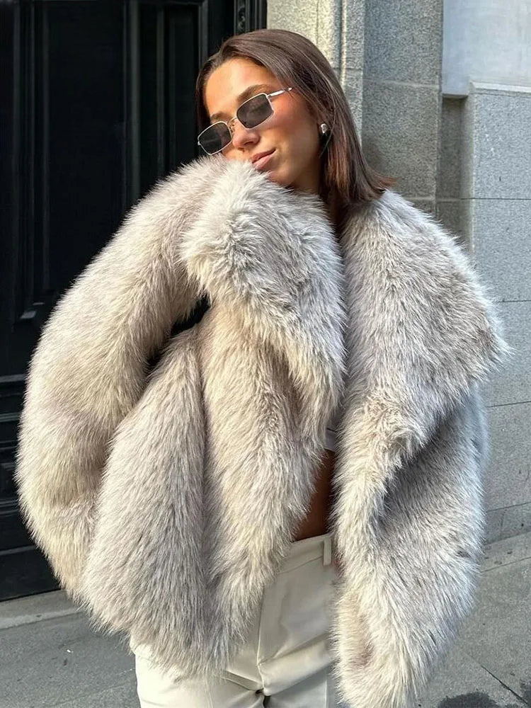 Deborah® | Super soft handwoven coat made from thick wool