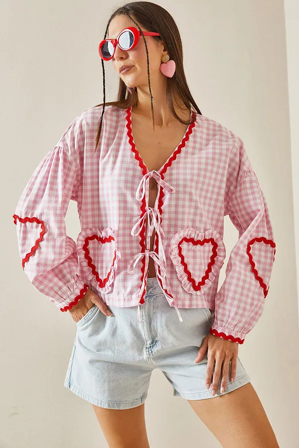 Carolina® | Checked blouse with bow and heart-shaped details