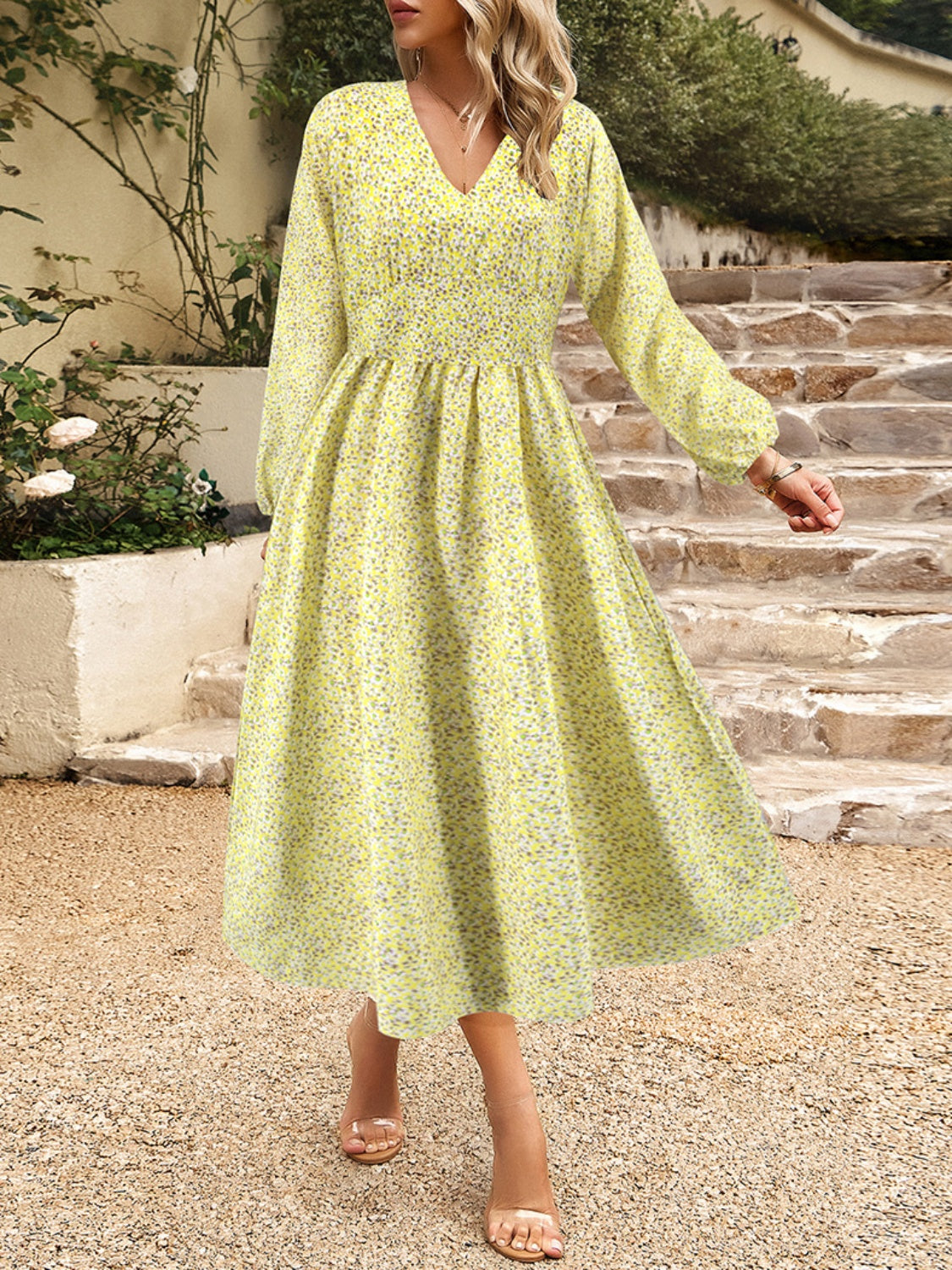 Aranza® | Floral midi dress with a V-neck and long sleeves