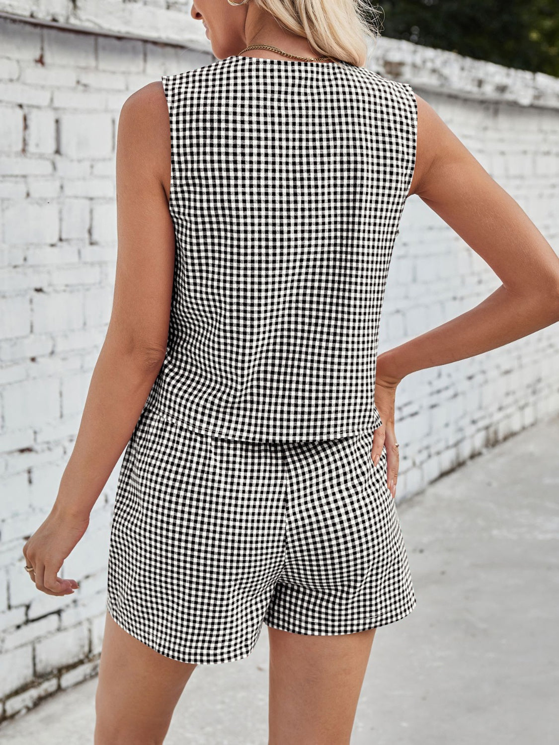 Cinthia® | Tied checked vest and V-neck shorts set