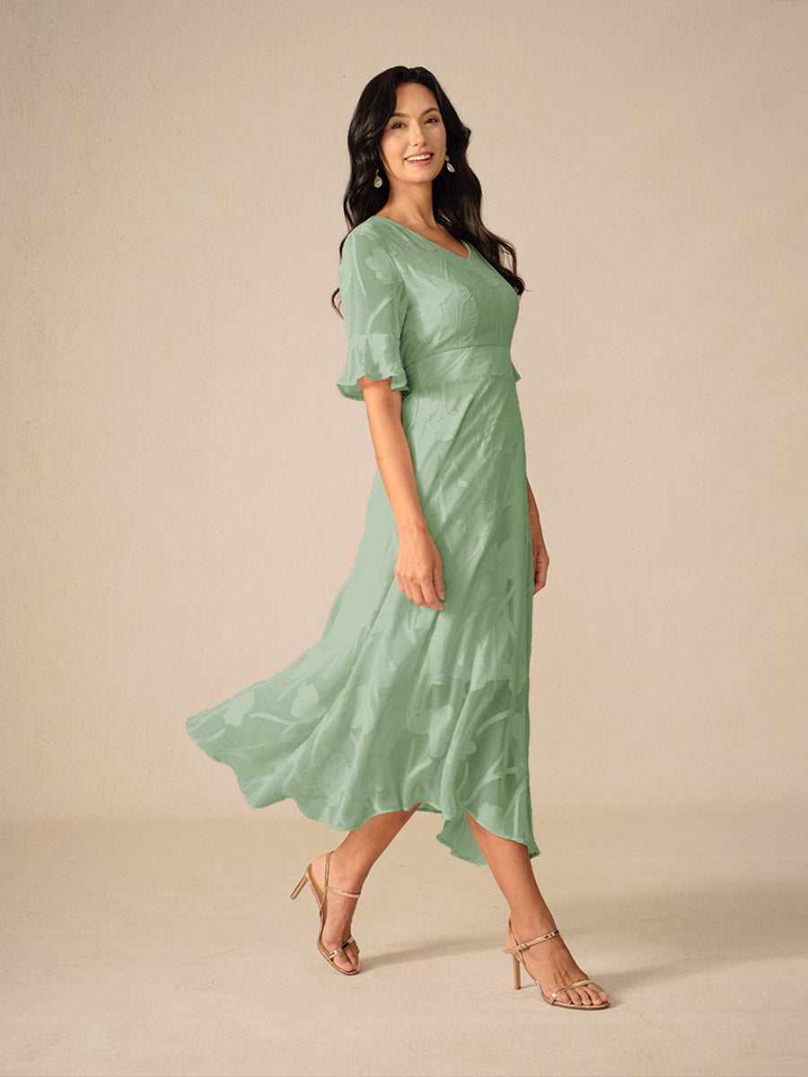 Kyla | Elegant Midi Dress with Flutter Sleeves and Lace Detailing