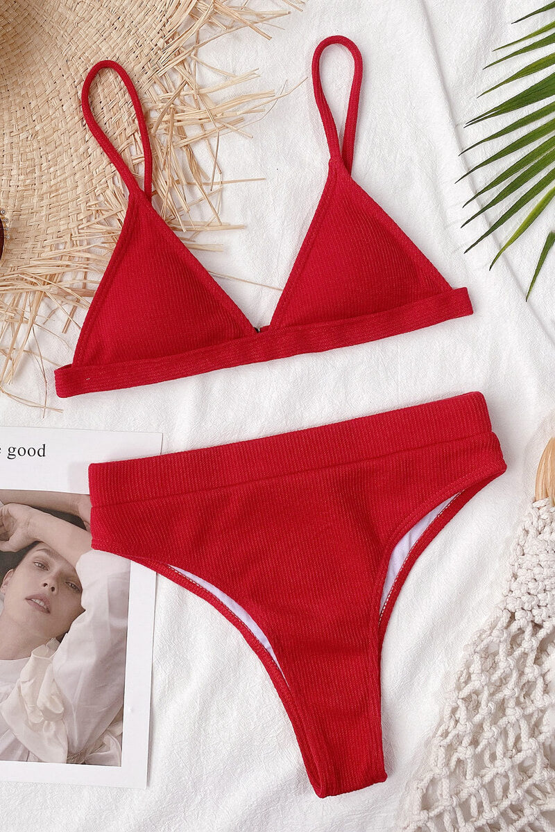 Amparo® | Bikini with triangle top and hot pants