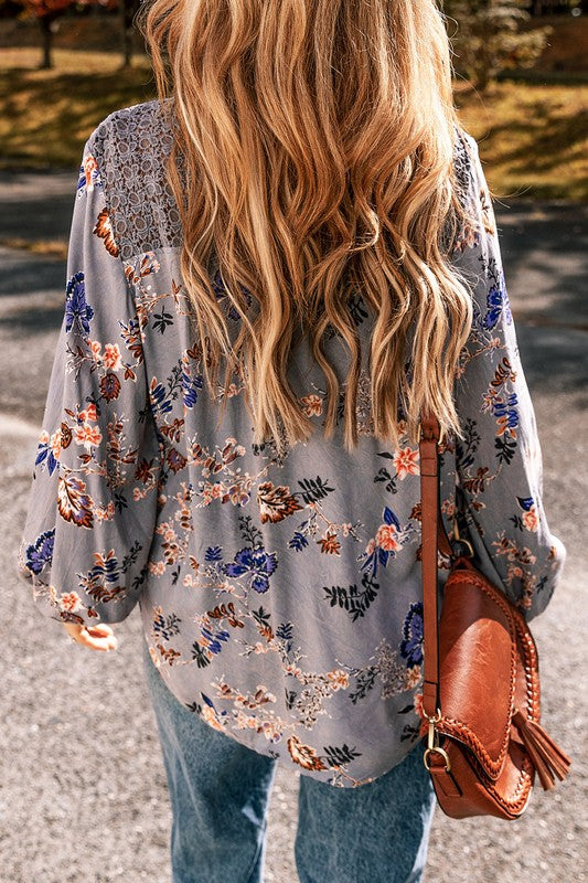Daphne® | Blouse with floral lace and patchwork knots at the front and V-neck