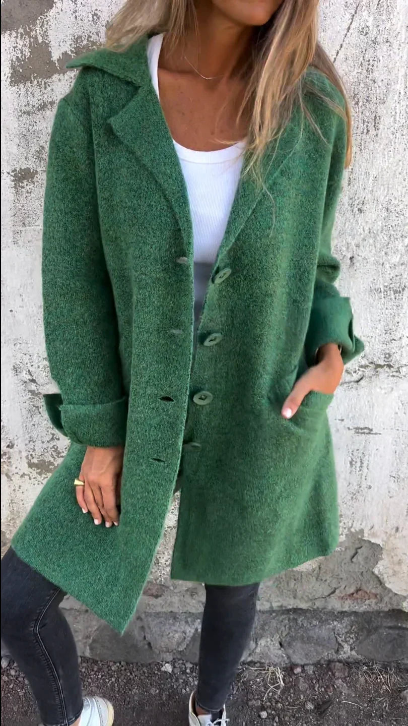 Brígida | Waterproof coat with lapel collar