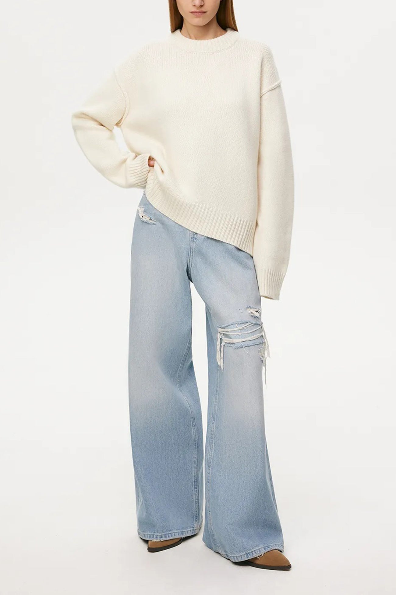 Carmen® | Round Neck Solid Color Pullover Sweater