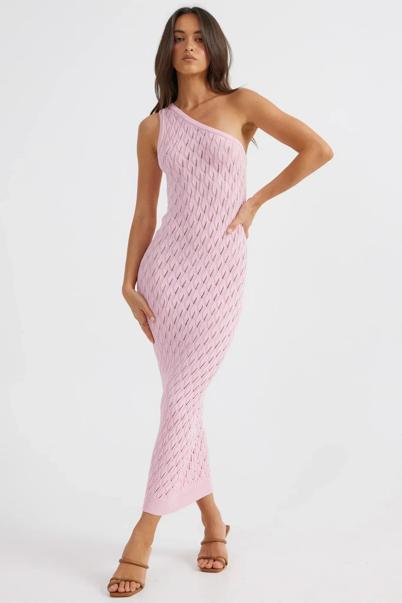 Ariadna® | Long knitted dress with one shoulder and hollowed out neckline.