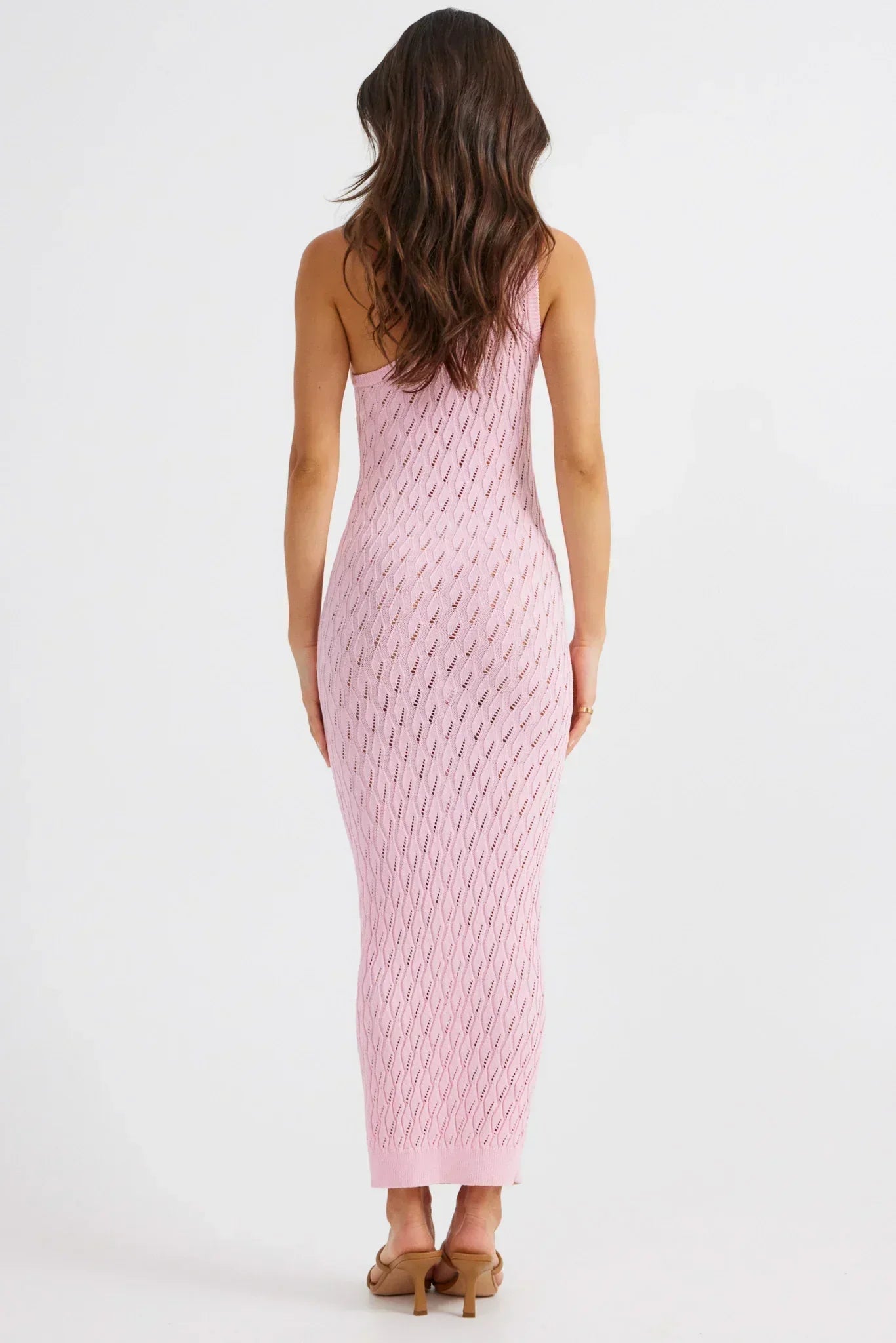 Ariadna® | Long knitted dress with one shoulder and hollowed out neckline.